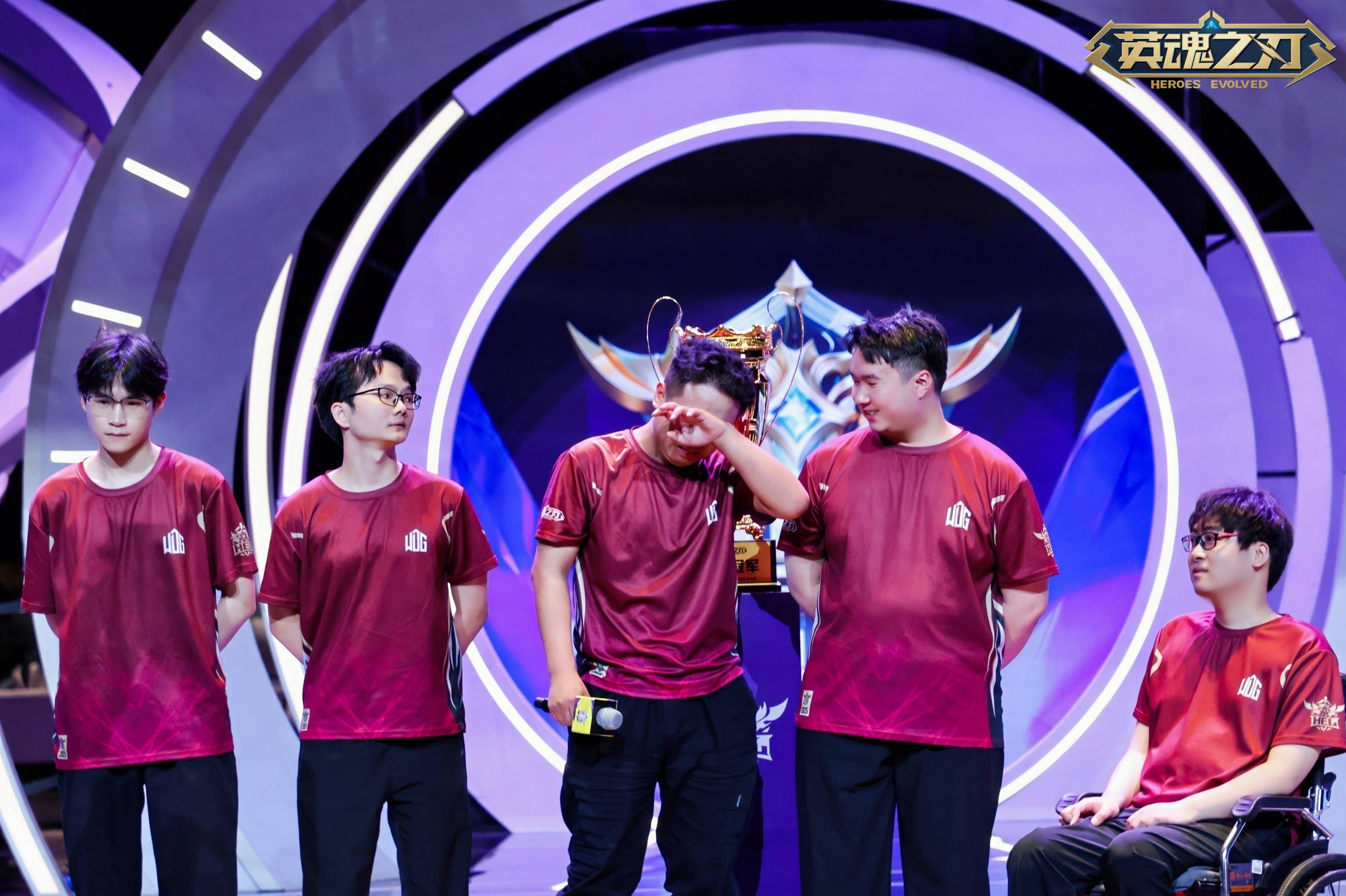 双方将上演一场激烈对决争夺总冠军的简单介绍 双方将上演一场激烈对决争夺总冠军的简单介绍