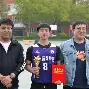 踢球英姿飒爽 踢球英姿飒爽
